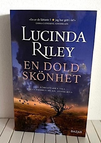 EN DOLD SKÖNHET av Lucinda Riley - pocket