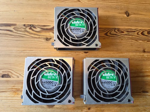 3st Nidec Beta V VA450DC (modell V35633-94) serverfläktar