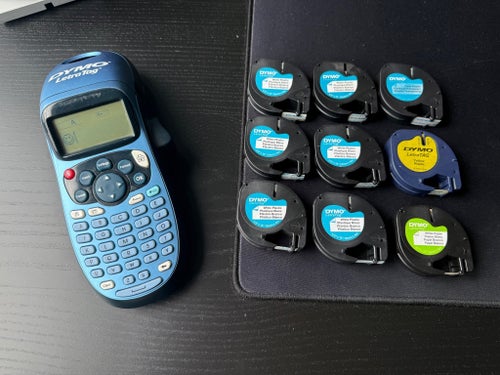 Dymo LetraTag LT-100H med märkband