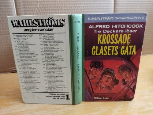 Alfred Hitchcock och Tre Deckare löser Krossade glasets gåta av William Arden