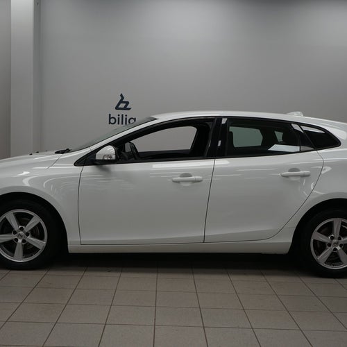 Volvo V40 D2 Business | Programbar bränslevärmare |