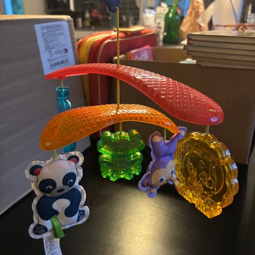 Baby Bebis tillbehör Fisher Price fin mobil i klara färger av hårdplast tyg 2016