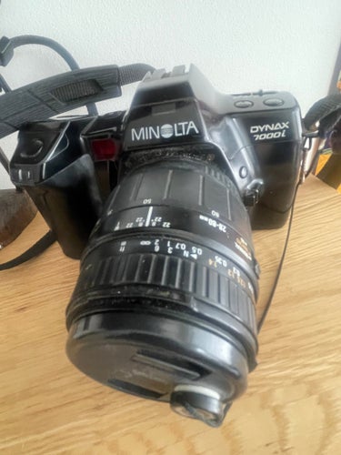 Minolta Dynax 7000i + Minolta AF Zoom 28–80mm – Ej testad – Made in Japan