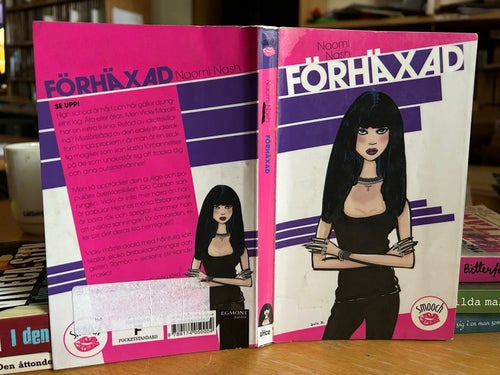 Förhäxad av Naomi Nash, bok, SM, Very good plus