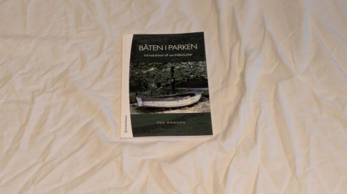 Båten i parken av Per Månson, 2009