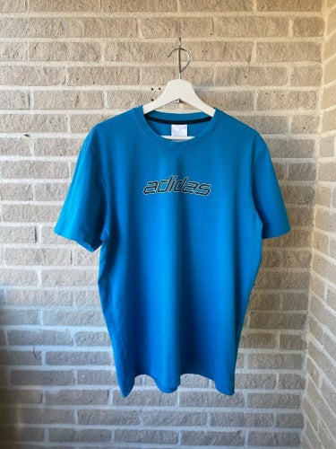 Adidas blå t-shirt, storlek 42 / 44