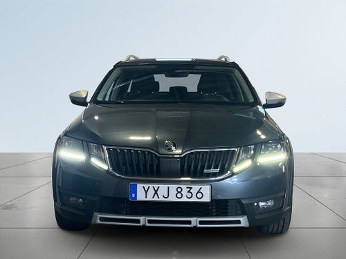 Skoda Octavia Scout 2.0 TDI AWD Premium Drag Värmare Kamera Skinn Psens