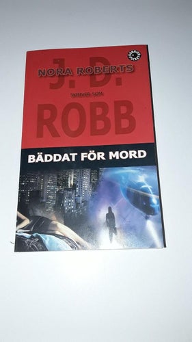 Nora Roberts / J. D. Robb - Bäddat för mord (Pocket)