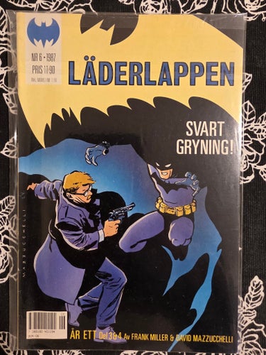 Läderlappen: Svart Gryning! År Ett Del 3&4 Av Frank Miller & David