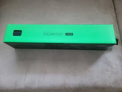 Nya Razer Huntsman V3 Pro Mini tangentbord och Gigantus V2 Large musmatta