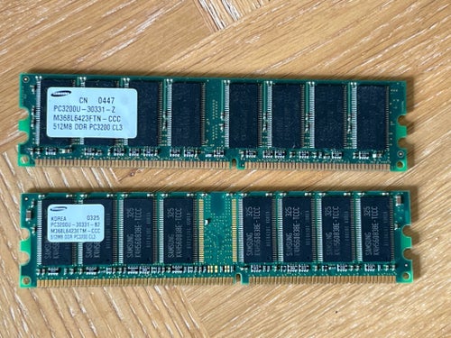 Samsung 1Gb DDR PC3200 CL3 RAM-minne