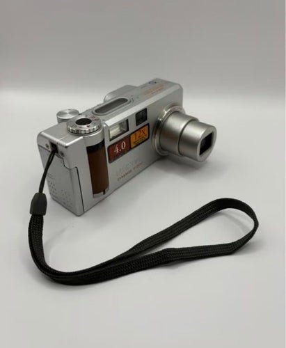 Minolta DiMAGE F200 – Retro digitalkamera (4 MP) – Testad och fungerar + Manual