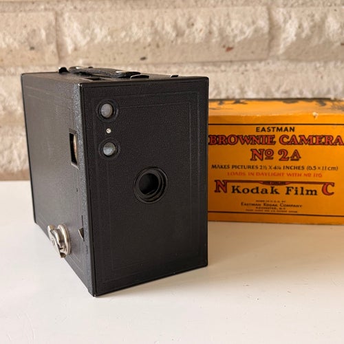 Vintage kamera. Kodak. Brownie camera 2A.
