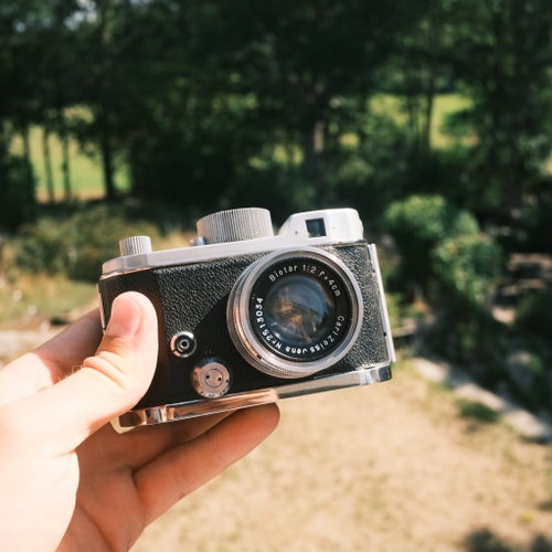 Berning Robot II med Carl Zeiss Biotar 40mm f/2 – urverkskamera från 1930-talet