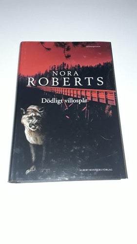 Nora Roberts - Dödligt villospår (Inbunden) Spänning