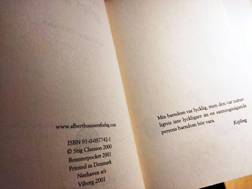Svart asfalt grönt gräs - Stig Claesson. bok, pocket. Very Fine plus