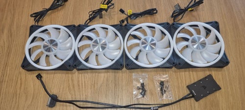 Corsair QL140 RGB 140mm x4 + Node x1 (1)