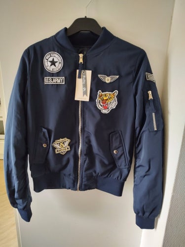 Marinblå bomberjacka