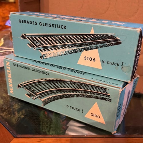 Märklin Räls 5106Raka och 5100 Böjda Rälsar - 2 kart. 10-pack