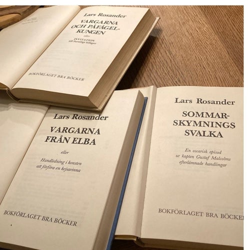 Lars Rosander Trilogi: Vargarna och påfågelkungen, Vargarna från Elba,