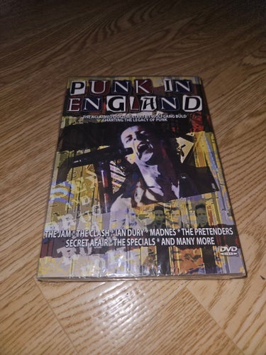 Punk in England. Ny inplastad.