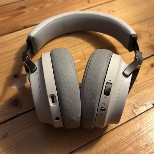 Corsair HS80 RGB Wireless Gaming Headset