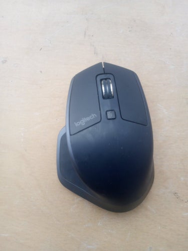 Logitech MX Master 2S trådlös mus – Ergonomisk med USB-kabel