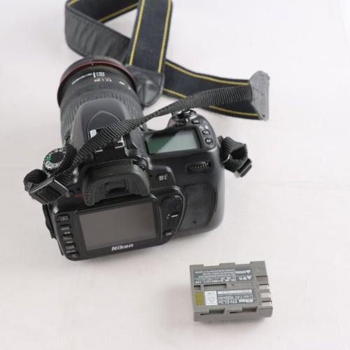 Systemkamera, Nikon D80
