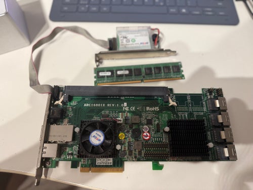 Areca ARC-1680IX RAID-kontrollerkort med 2GB DDR2 ECC RAM och batteribackupmodul