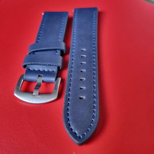 Blått läderarmband 20mm handsydd söm