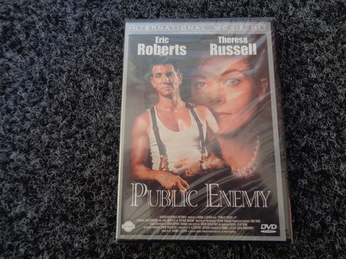 DVD-PUBLIC ENEMY *Eric Roberts, Theresa Russell* Ny inplastad