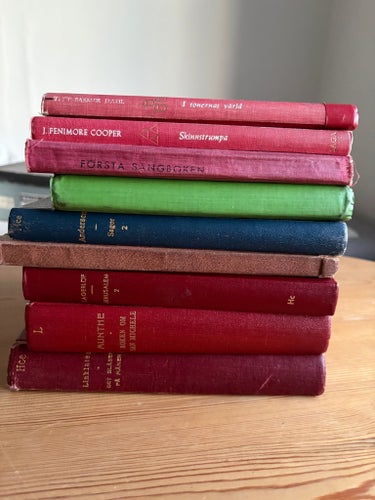 9st utsorterade biblioteksböcker; HC Anders, Bröderna Grimm, Det blåser på månen