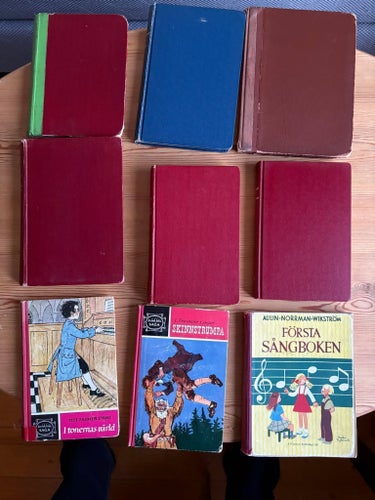 9st utsorterade biblioteksböcker; HC Anders, Bröderna Grimm, Det blåser på månen