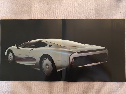 Jaguar XJ220