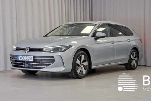 Volkswagen Passat Sportscombi B9 Business | Drag | Navi | P-värmare