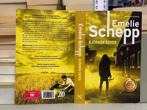 Björnen sover av Emelie Schepp. Very good plus
