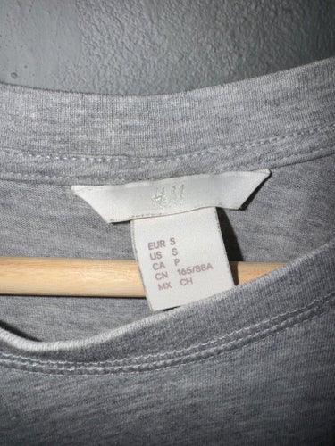 H&M grå t-shirt, storlek S
