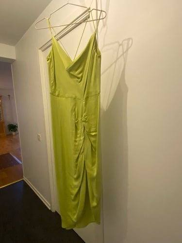 AGGI grön klänning, storlek XS