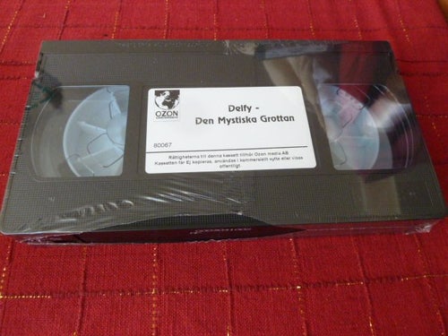 DELFY OCH HANS VÄNNER - DEN MYSTISKA GROTTAN, VHS, FILM