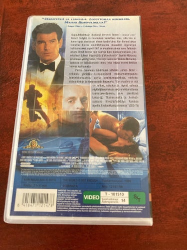 James Bond 007: Världen räcker inte till (VHS) Pierce Brosnan