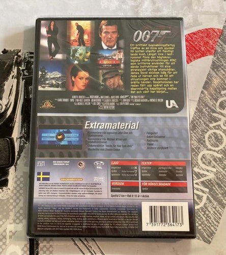 JAMES BOND 007 - UR DÖDLIG SYNVIKEL (1980). INPLASTAD SVENSK UTGÅVA!