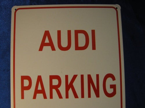 AUDI PARKING ONLY. Plåtskylt