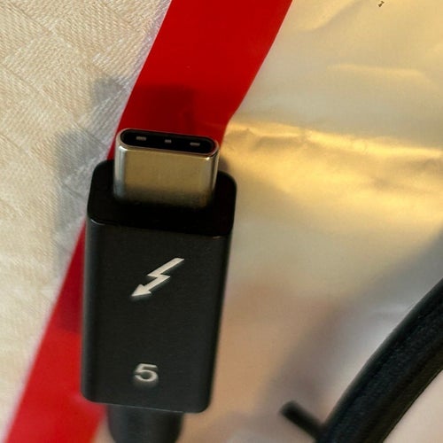 0,5m Thunderbolt 5 kabel 80Gbps/120Gbps Display / 240W PD3.1 / 16K / Nylon. JEYI