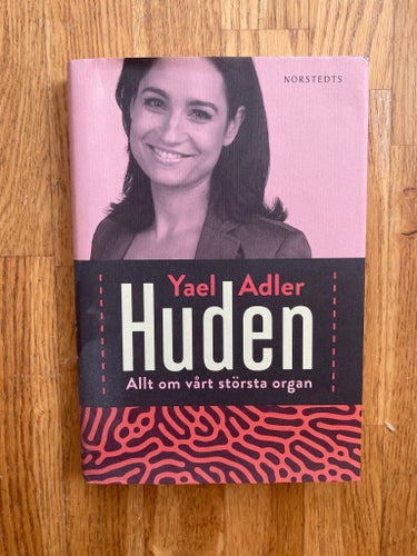 Huden av Yael Adler, inbunden i gott skick