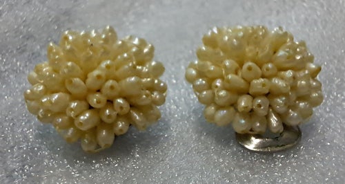 Vintage 70s Pearl Flower Clip On Earrings