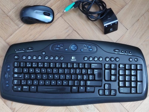 Logitech trådlöst tangentbord och mus