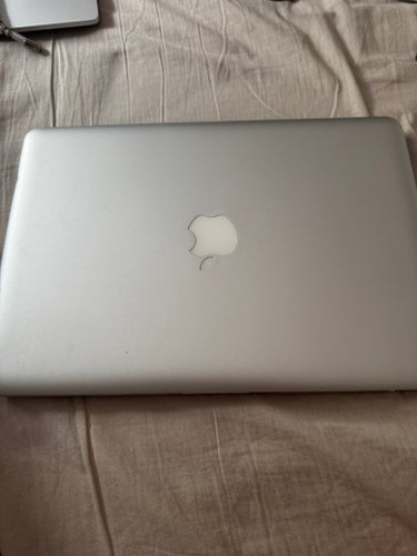 MacBook Pro 13” i5 2.5GHz, 4GB RAM, 500GB HDD – fint skick