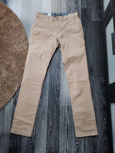 beige byxor, storlek 32/32 Dressmann