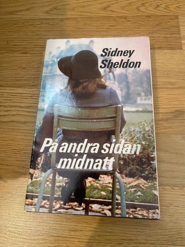 På andra sidan midnatt av Sidney Sheldon, Okänt publiceringsår