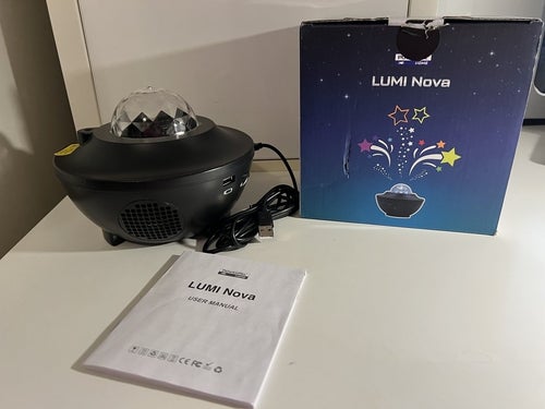 Lumi Nova stjärnhimmels-projektor med inbyggd bluetooth-högtalare